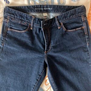 06 - Banana Republic dark wash boot cut jeans size 29 L.